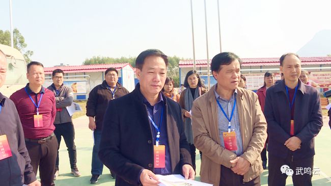 黄田营销型网站建设定制：12月25日，委员会在我们城市的政协委员会分为三组。城市政治协商会议主席， 副主席，私营实践项目建设进展的问题及乒乓照施工。