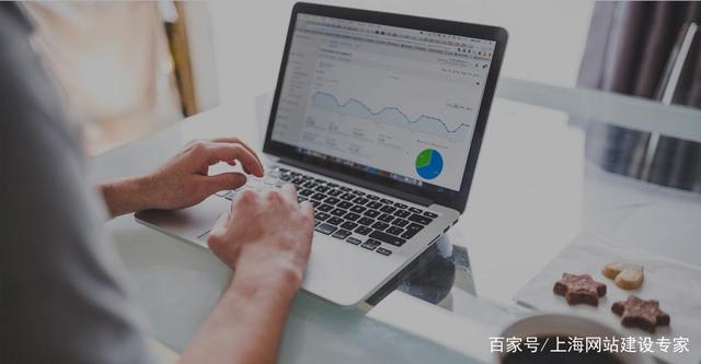 首先让我们了解什么是自定义网站？简单说明该网站是个性化的设计网站。不是模板网站。找到一个专业网络公司来设计个性化的人很受欢迎， 美丽的， 慷慨的界面， 安全的， 稳定的， 易于使用。以下一个或几种情况也可能。网站定制服务适用于各行各业的领先公司，它是品牌大公司的主要选择。